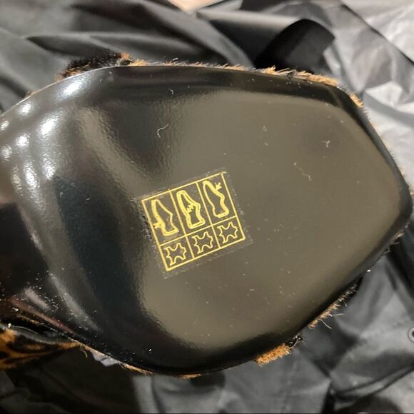 Saint Laurent OAK WOMENS PONY PRINT SANDAL SZ 37+ - Picture 6 of 14